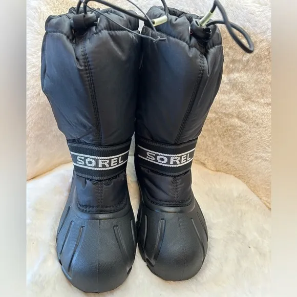 Sorel Chariot black insulated mid calf weather proof snow boots Sz-youth 4.  D