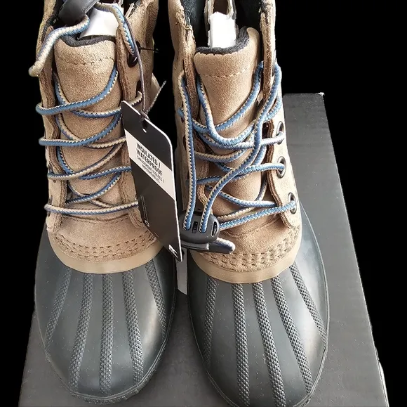 Sorel Cheyanne II WATERPROOF, INSULATED Boot in Khaki, Size 2 Little Kid - NEW!