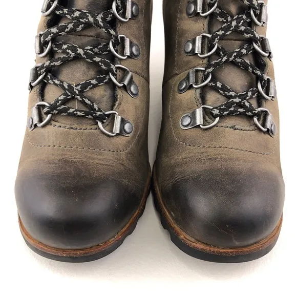 Sorel Conquest Wedge Winter Ankle Boots 7.5