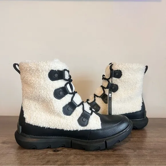 SOREL Explorer II Joan Cozy Women's Boot Size 9.5 SKU#243521