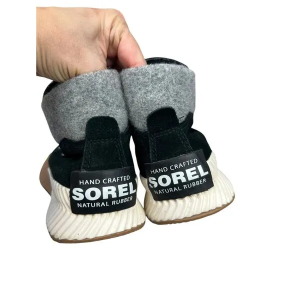 Sorel Girls Out N About Conquest Winter Boots Size 4 Shoe Lace Up Waterproof