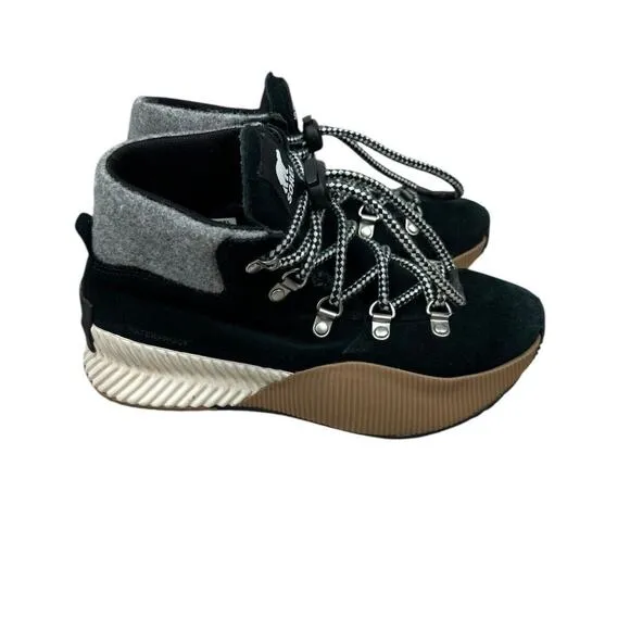 Sorel Girls Out N About Conquest Winter Boots Size 4 Shoe Lace Up Waterproof