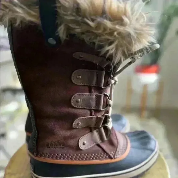 Sorel Joan of Arc boots. Size 8. EUC Waterproof.