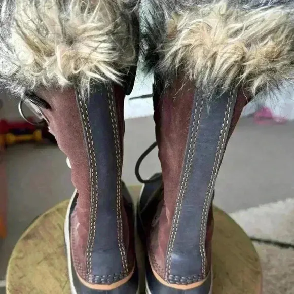 Sorel Joan of Arc boots. Size 8. EUC Waterproof.