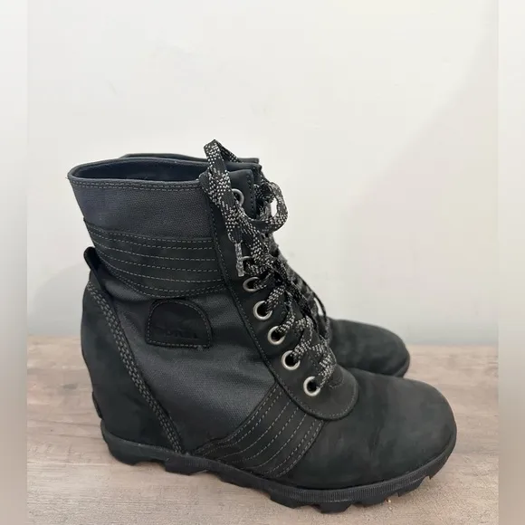 Sorel Joan of Arctic Wedge III Lexie Bootie Women's 10 Black/Jet Boots
