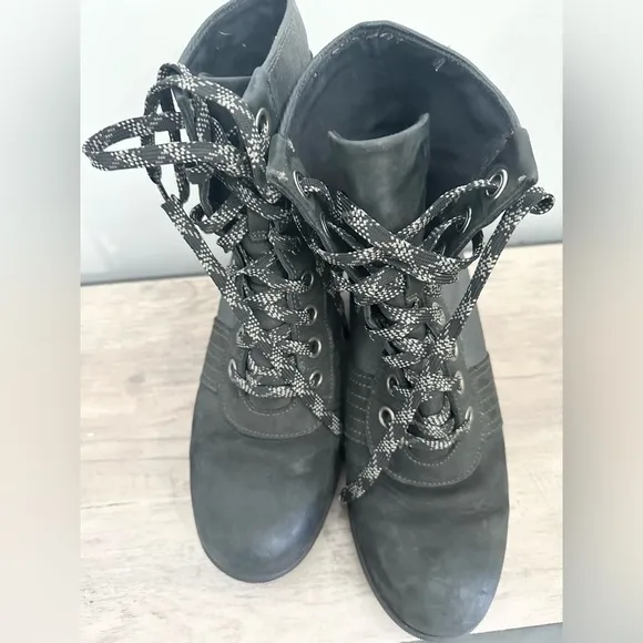 Sorel Joan of Arctic Wedge III Lexie Bootie Women's 10 Black/Jet Boots