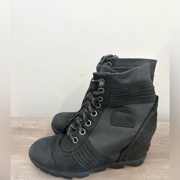 Sorel Joan of Arctic Wedge III Lexie Bootie Women's 10 Black/Jet Boots