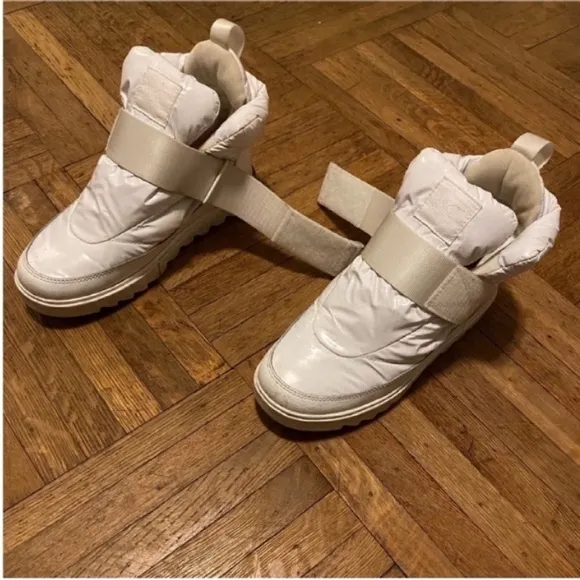Sorel Joan of Arctic White Winter Boots