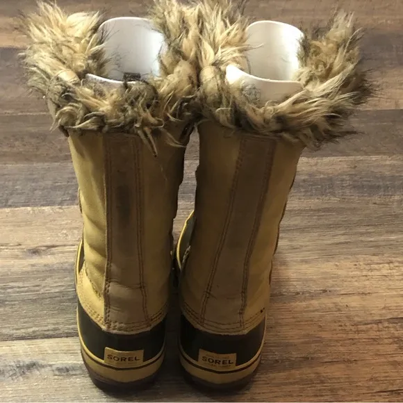 Sorel Joan of Arctic winter boots size 9 great condition