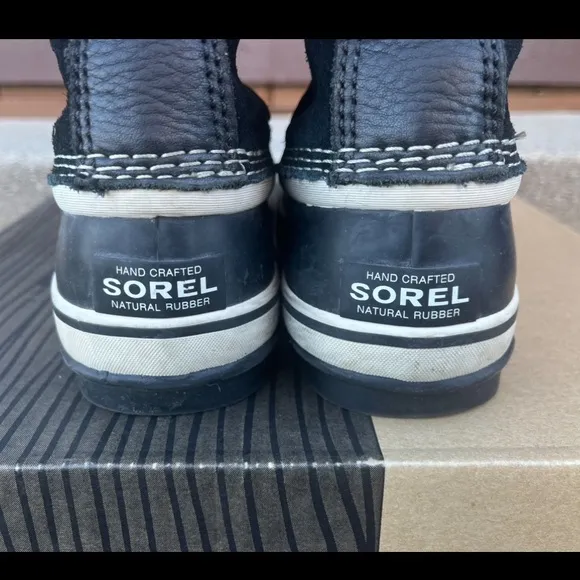 Sorel Joan of the Arctic snow winter removable felt lined boots. Size 6.5 EUC
