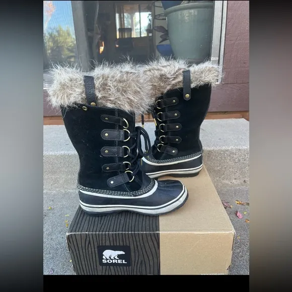 Sorel Joan of the Arctic snow winter removable felt lined boots. Size 6.5 EUC