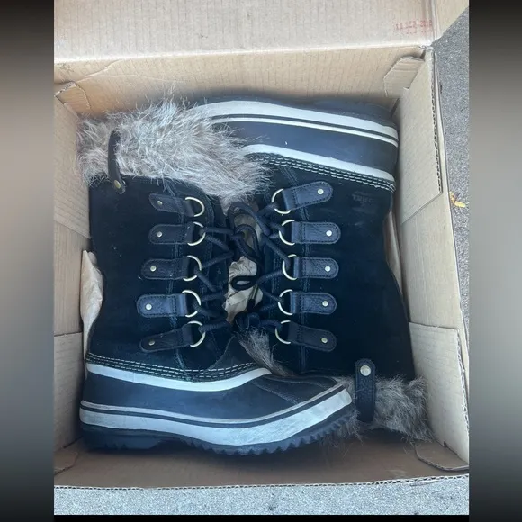 Sorel Joan of the Arctic snow winter removable felt lined boots. Size 6.5 EUC