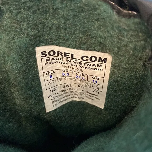 Sorel Kids toddler snow boots green and black size 6