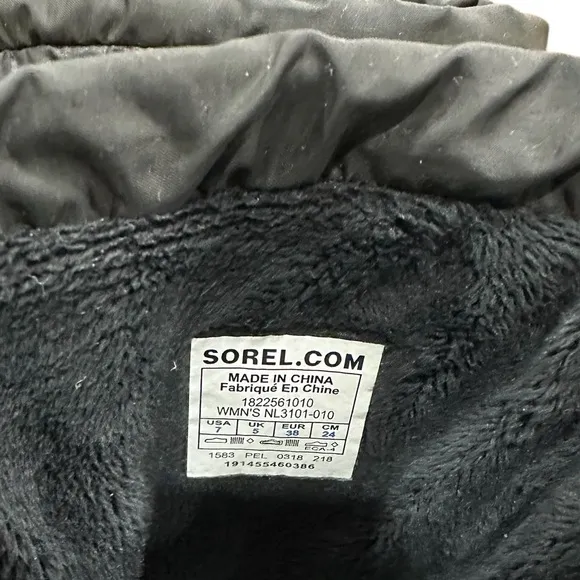 SOREL KINETIC WINTER BOOTS; SIZE 7 B2