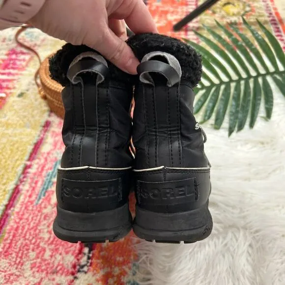 Sorel Neutral Black White Fleece Explorer Carnival Winter Boots 9 Style 3040-010