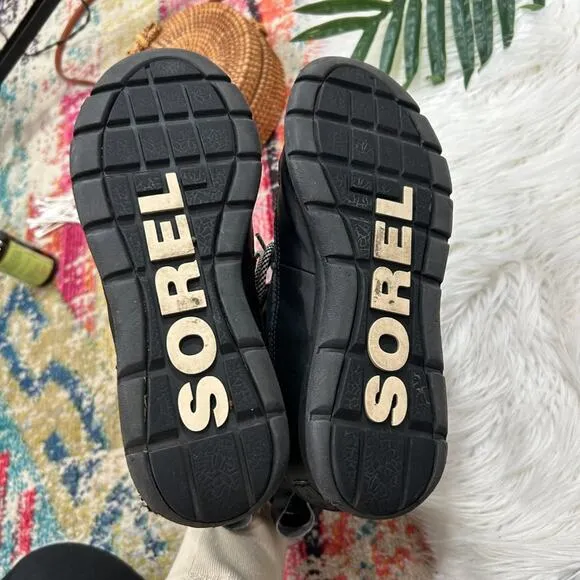 Sorel Neutral Black White Fleece Explorer Carnival Winter Boots 9 Style 3040-010