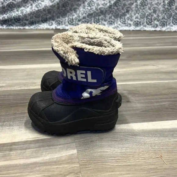 Sorel purple winter boots size 6