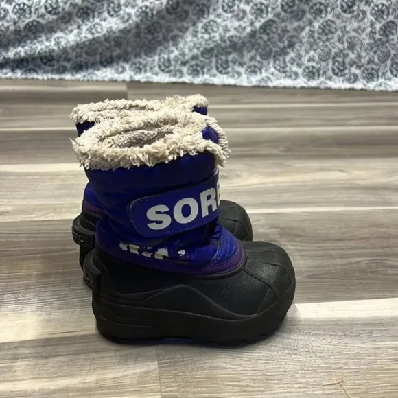 Sorel purple winter boots size 6