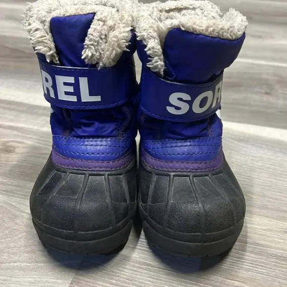 Sorel purple winter boots size 6