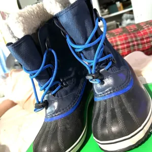 Sorel Snow boots youth 5 waterproof