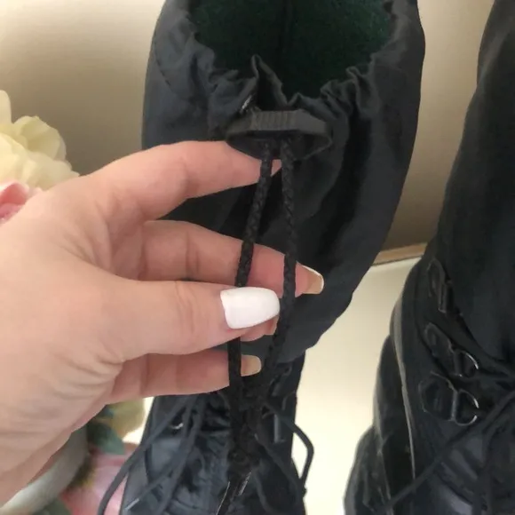 Sorel Snowlion winter boots with felt liners