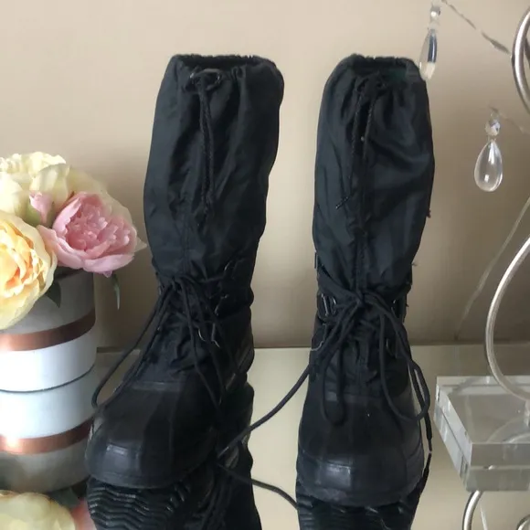 Sorel Snowlion winter boots with felt liners