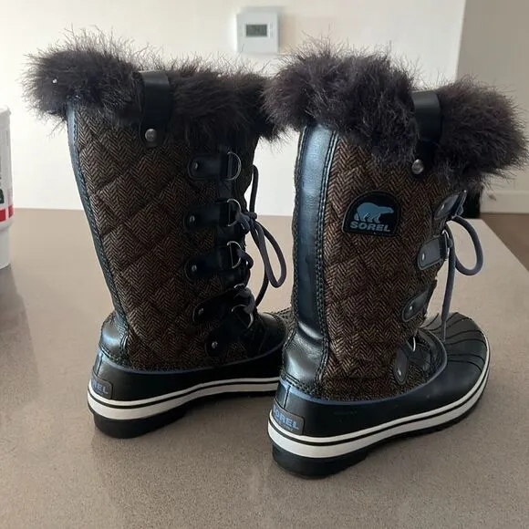 Sorel Tofino II Herringbone Winter Boots Size 8