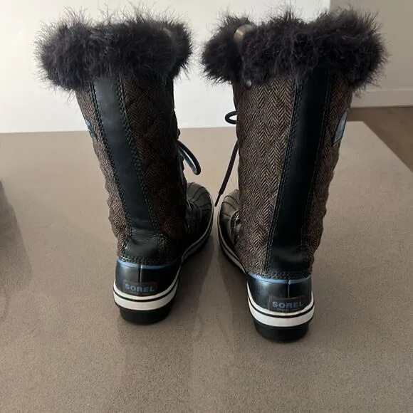 Sorel Tofino II Herringbone Winter Boots Size 8