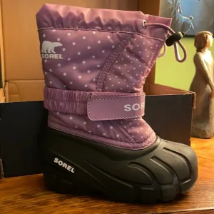 Sorel Winter Boots! Kids Size 9 Purple Polka Dot Pattern