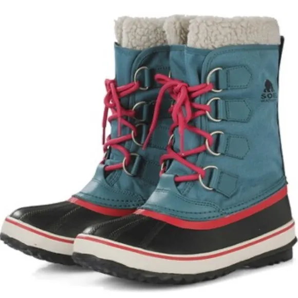 Sorel Winter Carnival Boots Size 8.5
