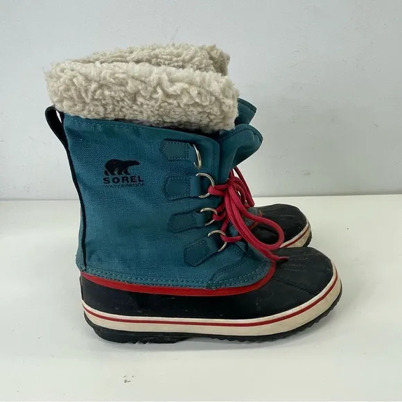 Sorel Winter Carnival Boots Size 8.5