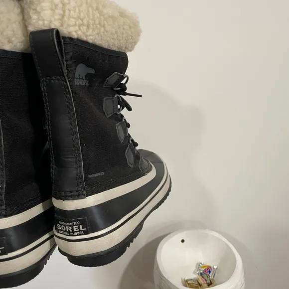 Sorel Winter Carnival Waterproof Boots Size 6