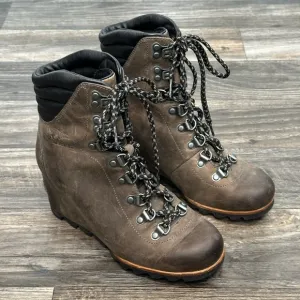 Sorel Women’s Conquest Waterproof Wedge Winter Boots in Brown Size 7