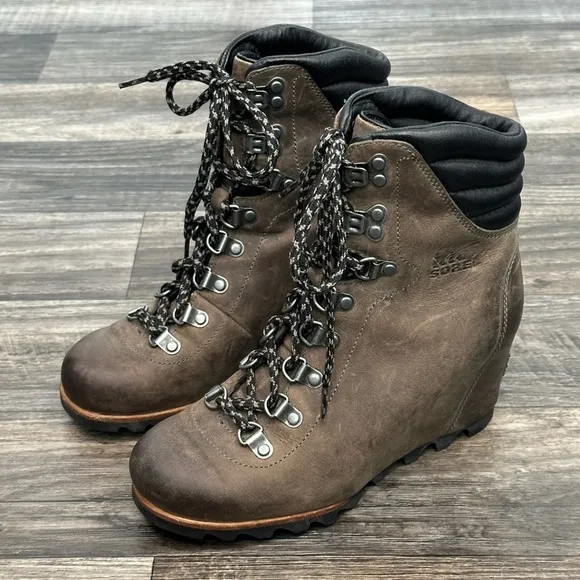 Sorel Women’s Conquest Waterproof Wedge Winter Boots in Brown Size 7