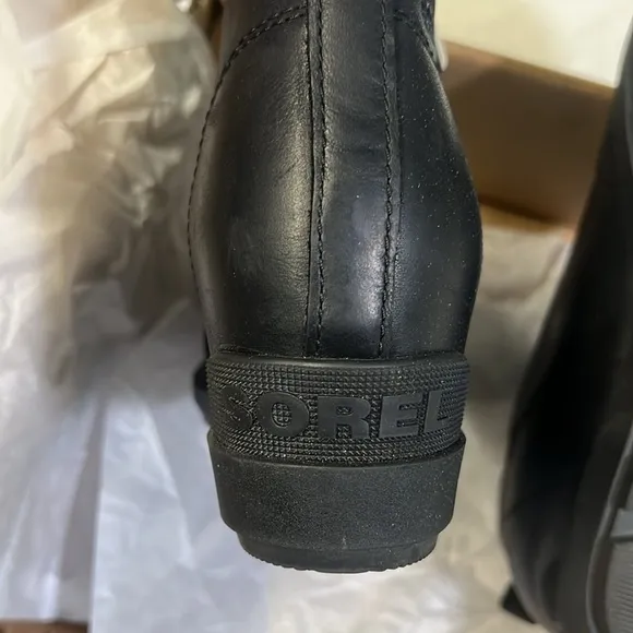 Sorel Women’s Evie II Zip Waterproof Ankle Boot - 9.5