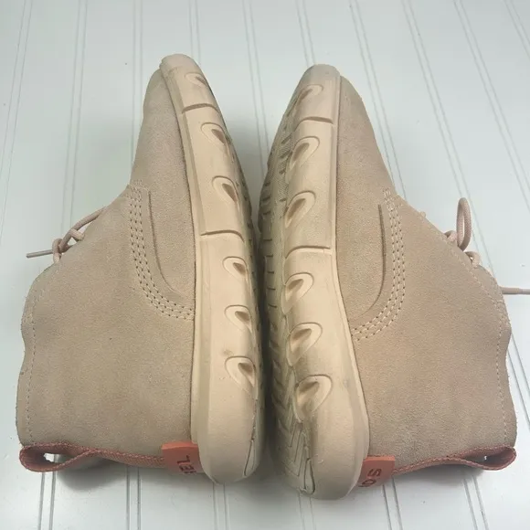 Sorel Women’s Light Pink Boots Size 8.5