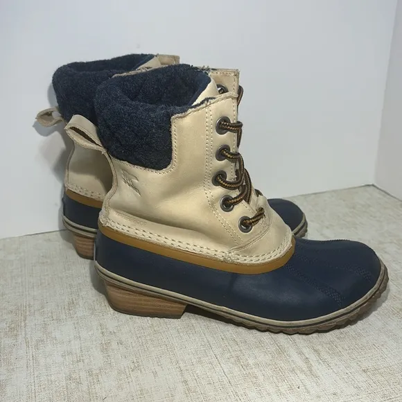 Sorel Womens Slimpack II Lace Up Boots  - Size 6