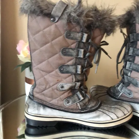 Sorel Women's Tofino Grey Distressed Winter Boots