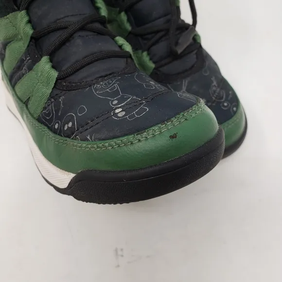 Sorel x Disney Frozen II winter boots featuring Olaf green size 1 youth