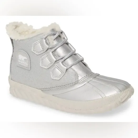 SOREL x Disney Frozen “Out N About” bootie boots silver shearling white warm