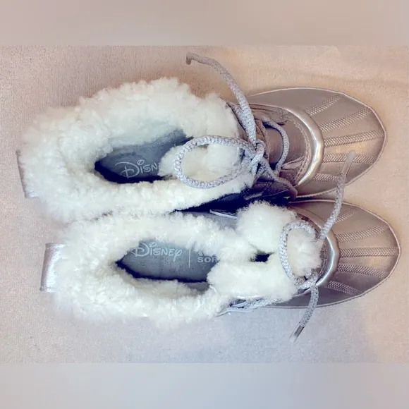 SOREL x Disney Frozen “Out N About” bootie boots silver shearling white warm