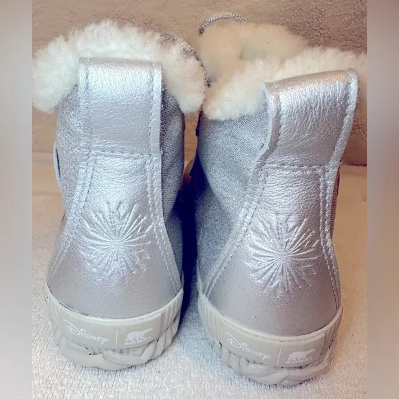 SOREL x Disney Frozen “Out N About” bootie boots silver shearling white warm