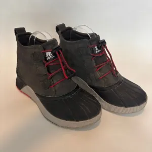 Sorel Youth Gray Black and Red Out N About classic winter ankle boots size 7