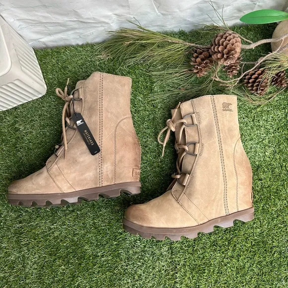 SOREL🔴Joan of Arctic Wedge boots waterproof womens size 9.5 Nude