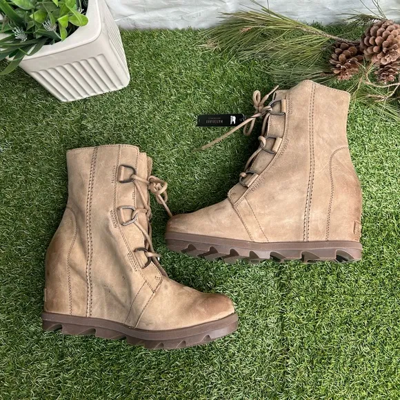 SOREL🔴Joan of Arctic Wedge boots waterproof womens size 9.5 Nude