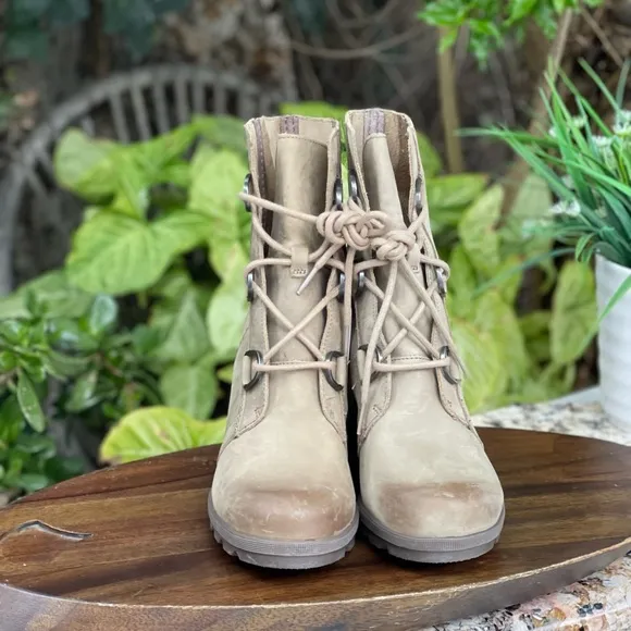 SOREL🔴Joan of Arctic Wedge boots waterproof womens size 9.5 Nude