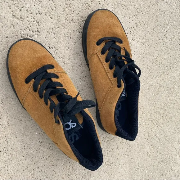 Sound Scg butterscotch, suede shoes, size 9
