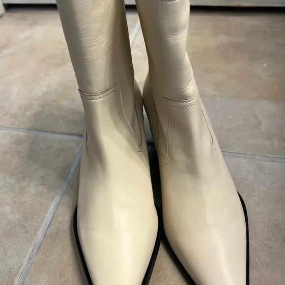 Staud JUNE BOOT CREAM size 7 . No wear and no shoe box
