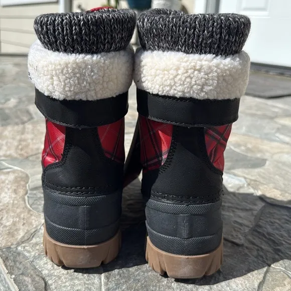 Storm  by Cougar Women's Winter Red Black Plaid Boots Size 8