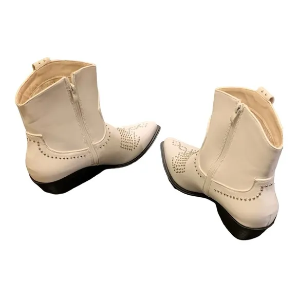 Stylish White Western Boots - Size EU 39, 8 US, UK6 NWOT